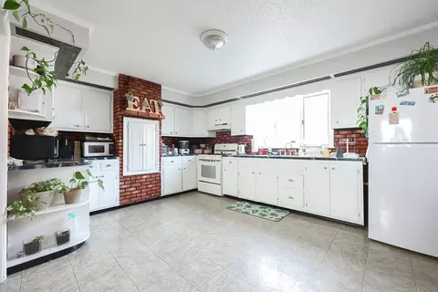 26 Hanover St, Fall River, MA 02720 photo 13