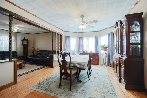 26 Hanover St, Fall River, MA 02720 photo 4