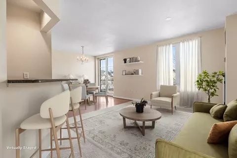 100 Marina Dr #201, Quincy, MA 02171