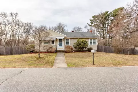 19 Kingston St, Dartmouth, MA 02747