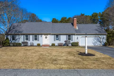 4 Strawberry Ln, Dennis, MA 02641