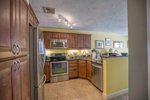 Kitchen - 700 Shore Dr #9-906, Fall River, MA 02721 photo 1 of 2