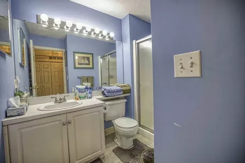 Bath - 700 Shore Dr #9-906, Fall River, MA 02721 photo 1 of 2