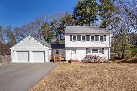12 Sargent Ln, Franklin, MA 02038