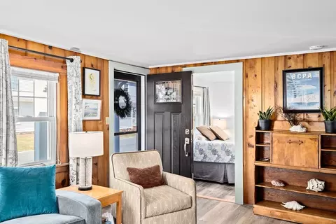 Entry Way - 13 Turner Ave, Wareham, MA 02571 photo 1 of 2