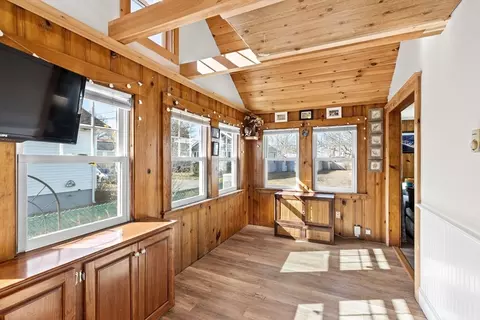 Entry Way - 13 Turner Ave, Wareham, MA 02571 photo 2 of 2