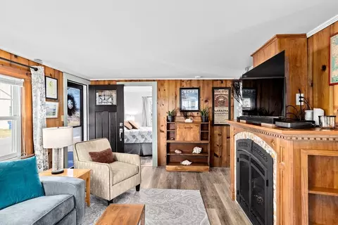 Living - 13 Turner Ave, Wareham, MA 02571 photo 3 of 4