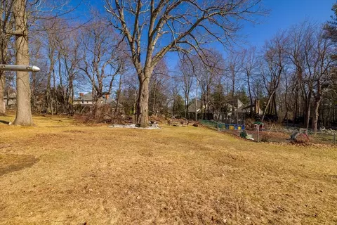 Exterior - 32 Carter Rd, Worcester, MA 01609 photo 4 of 5