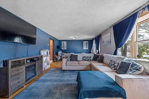 Living - 32 Carter Rd, Worcester, MA 01609 photo 2 of 3