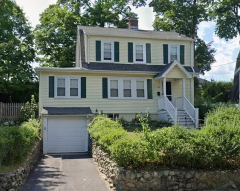 31 Plymouth Rd, Needham, MA 02492