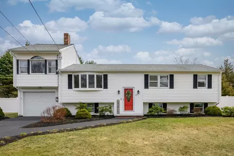 66 Tecumseh Dr, Hanover, MA 02339