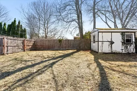 87 Crest Cir, Worcester, MA 01603 photo 23