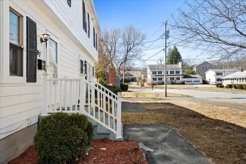 87 Crest Cir, Worcester, MA 01603 photo 25