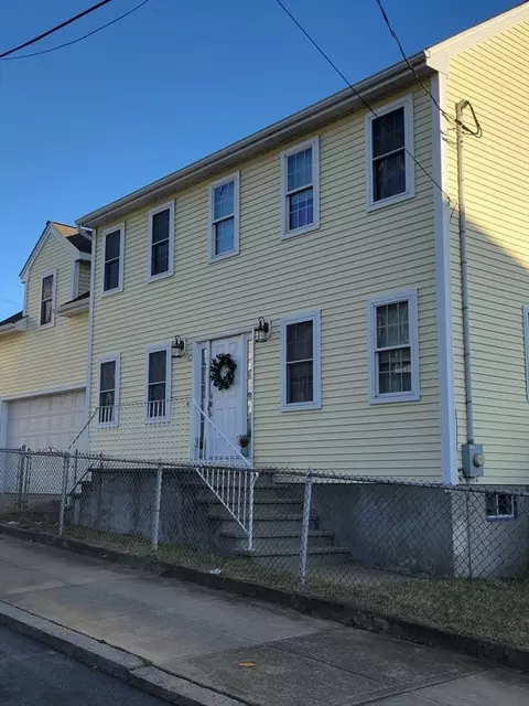 25 Merino St, Fall River, MA 02723 photo 3