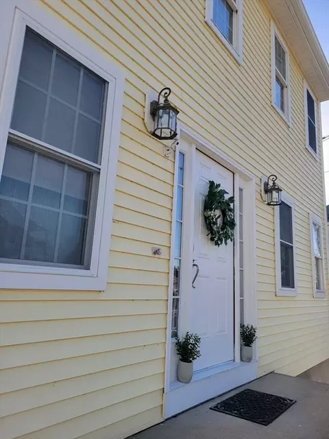 25 Merino St, Fall River, MA 02723 photo 4