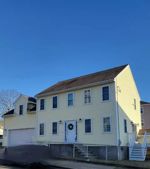 25 Merino St, Fall River, MA 02723