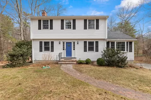 1560 Salem St, North Andover, MA 01845