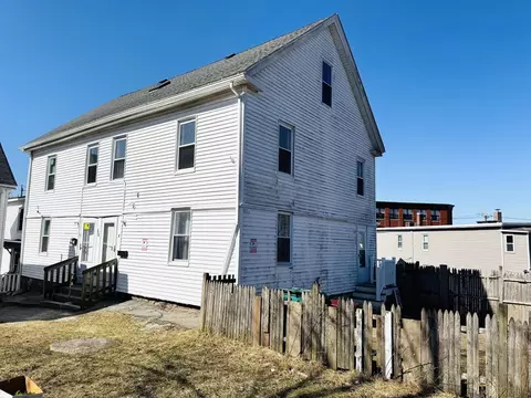 712 Lawrence St, Lowell, MA 01852
