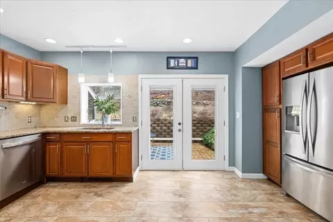 Kitchen - 126 Beaconsfield Rd, Worcester, MA 01602 photo 2 of 3