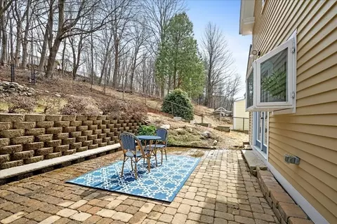 Exterior - 126 Beaconsfield Rd, Worcester, MA 01602 photo 4 of 9