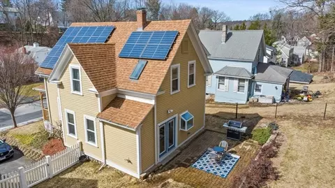 Exterior - 126 Beaconsfield Rd, Worcester, MA 01602 photo 2 of 9