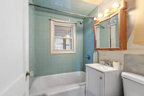 Bath - 9 Intervale Rd, Salem, MA 01970 photo 1 of 1