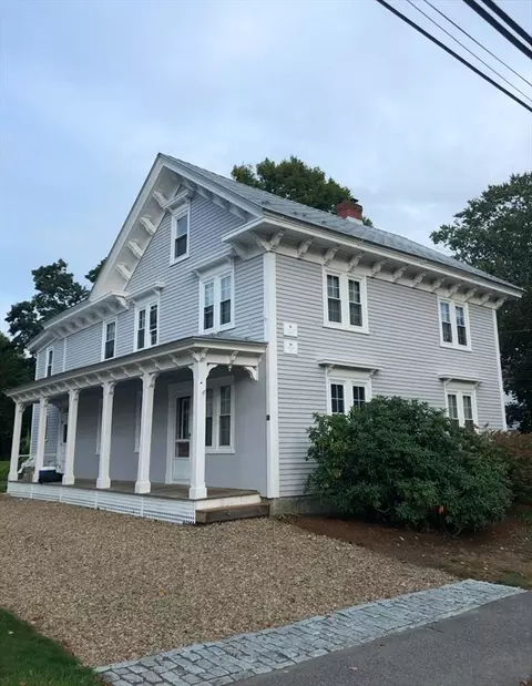 34 S Main St #1, Topsfield, MA 01983