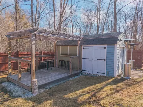 Exterior - 16 Robinson Rd, Beverly, MA 01915 photo 6 of 7