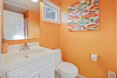 Bath - 16 Robinson Rd, Beverly, MA 01915 photo 2 of 2