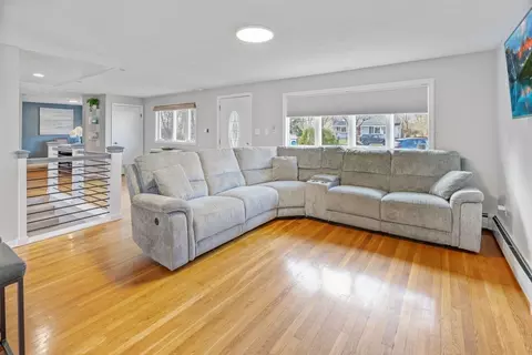 Living - 16 Robinson Rd, Beverly, MA 01915 photo 1 of 1