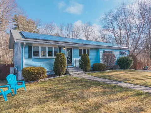 16 Robinson Rd, Beverly, MA 01915