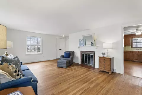 49 Monroe St, Chicopee, MA 01020 photo 5