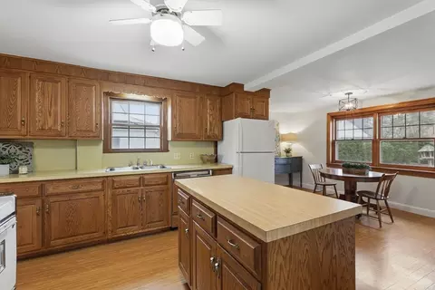 49 Monroe St, Chicopee, MA 01020 photo 10