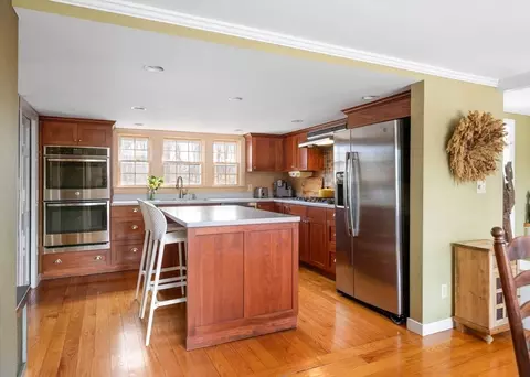 97 Leavitt St, Hingham, MA 02043 photo 4