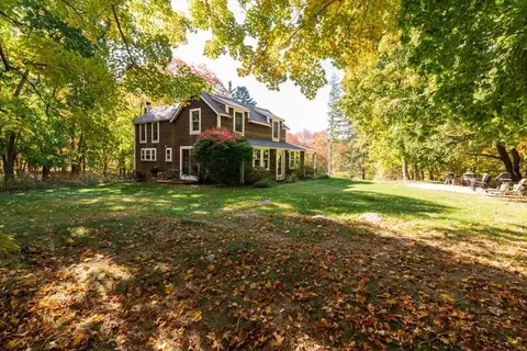 97 Leavitt St, Hingham, MA 02043 photo 3