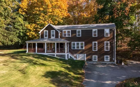 97 Leavitt St, Hingham, MA 02043 photo 2