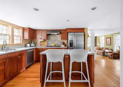 97 Leavitt St, Hingham, MA 02043 photo 5