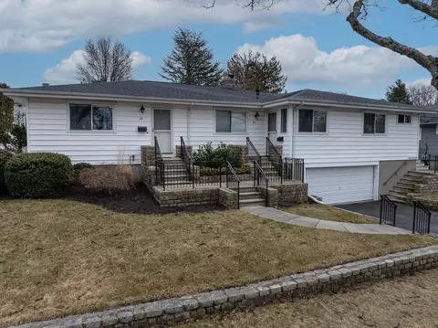 24-26 Robert St, New Bedford, MA 02740