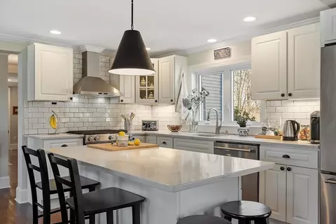 15 Winslow Rd, Reading, MA 01867 photo 12
