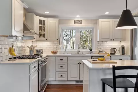 15 Winslow Rd, Reading, MA 01867 photo 10