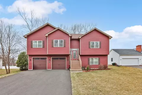 104 Signal Hill Cir, Springfield, MA 01118