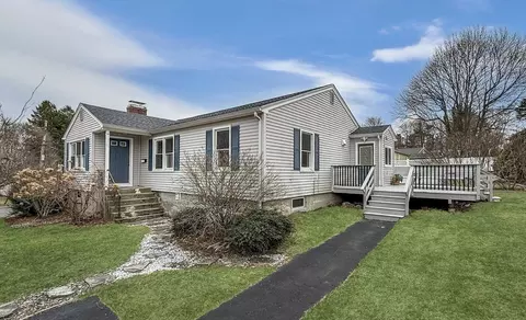 31 Gates Rd, Shrewsbury, MA 01545