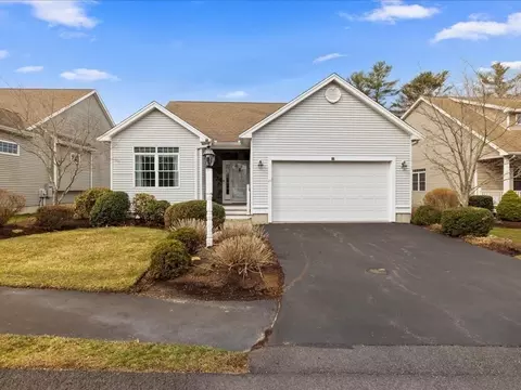 29 Beechwood Ln #29, Rockland, MA 02370