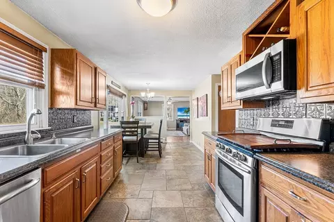 10 Valerie Cir, Ashburnham, MA 01430