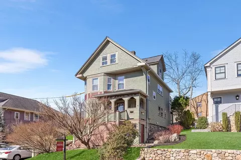 30 Bow St #1, Lexington, MA 02420