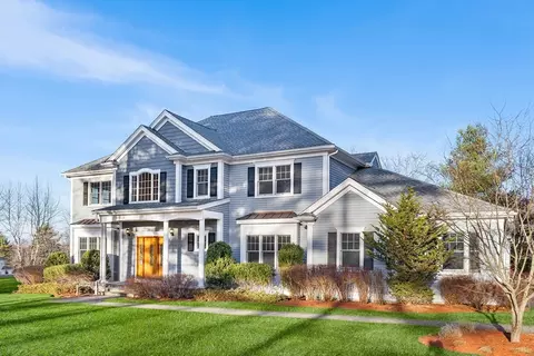 117 Nobscot Dr, Framingham, MA 01701