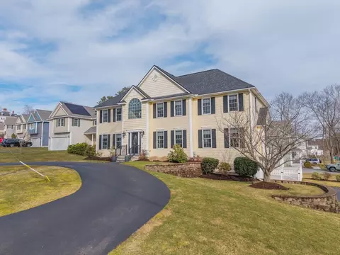 190 Mansur St, Lowell, MA 01852 photo 2