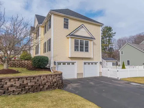 190 Mansur St, Lowell, MA 01852 photo 3