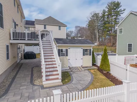 190 Mansur St, Lowell, MA 01852 photo 5
