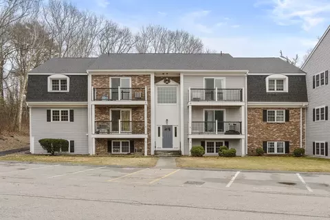 5 Chapel Hill Dr #2, Plymouth, MA 02360